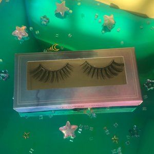 Wisp Me Away Cosmetics Dangerous Dame Lashes